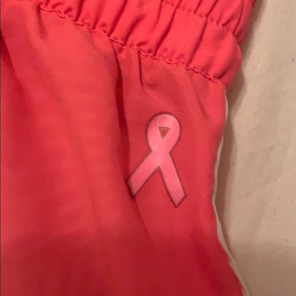 Under Armour Retro Shorts - Picture 3 of 6